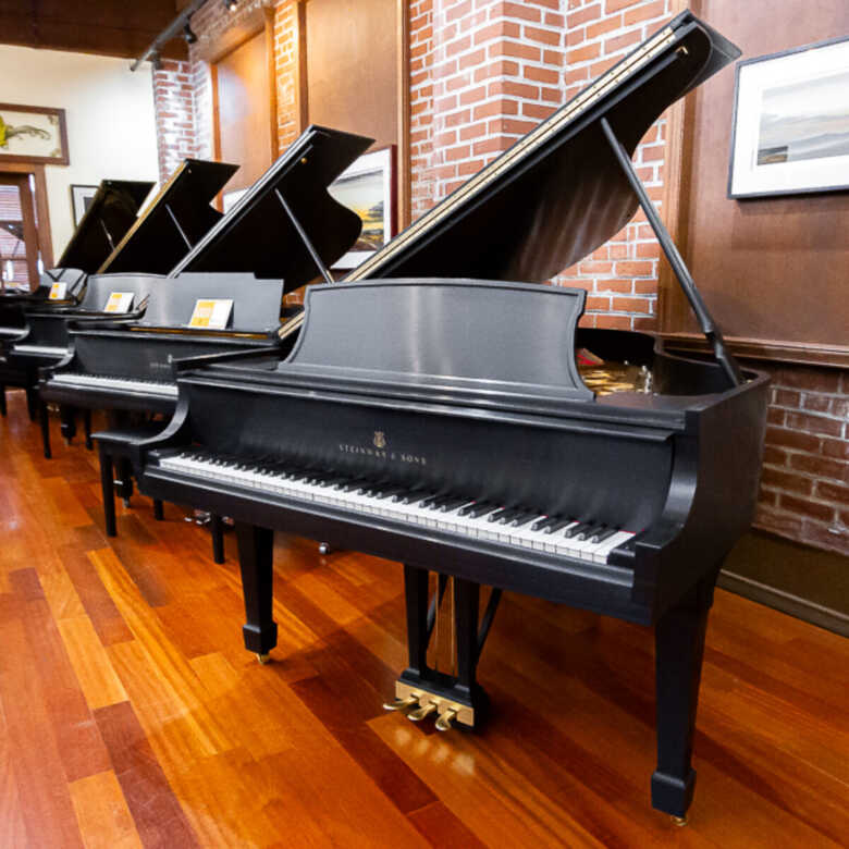 Beautiful Rebuilt Steinway L Grand Piano