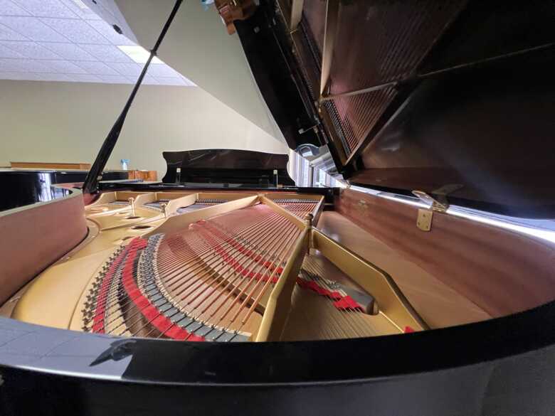 Like NEW Kawai Grand Piano - 6’1” RX-3 Model