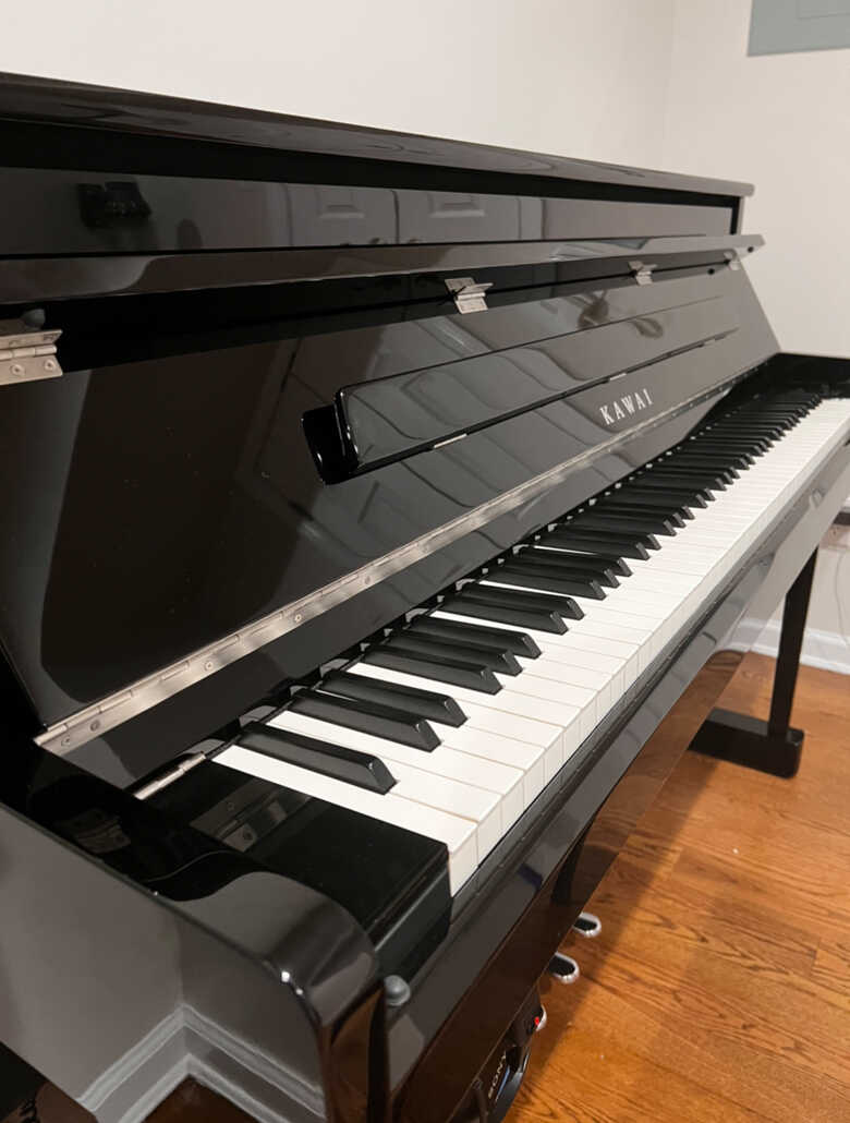KAWAI CS11 HYBRID in Showroom condition with matching bench