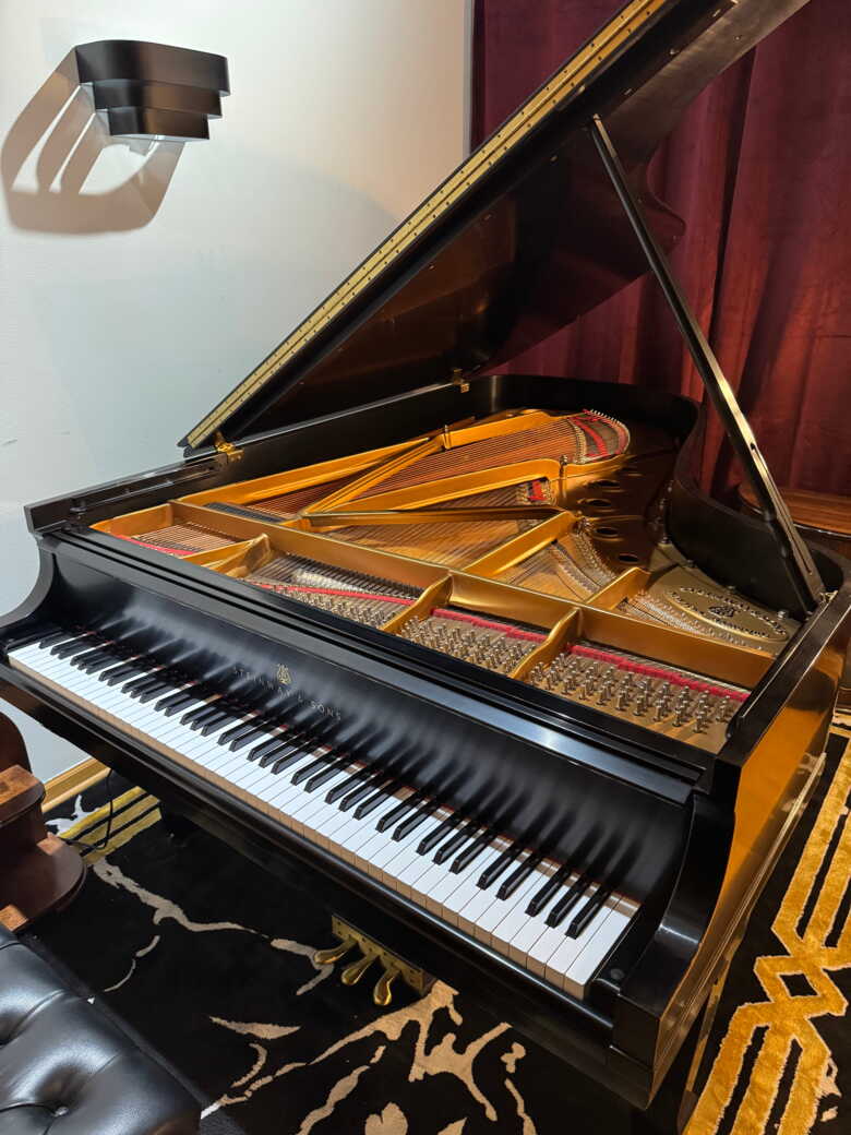 Steinway B  (1997) MINT!
