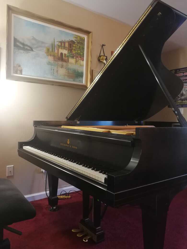 Beautiful Steinway B Grand Piano in excellent condition