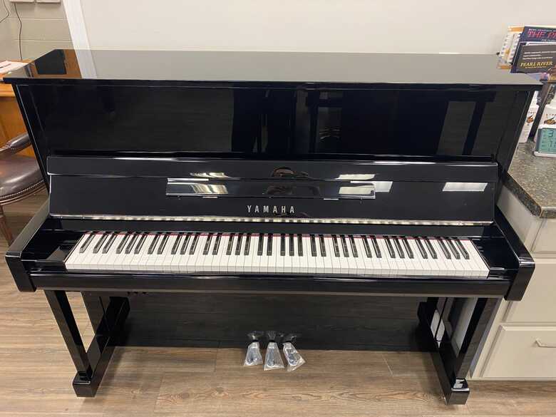 Yamaha B3 Silent Piano Slightly Used!  2018