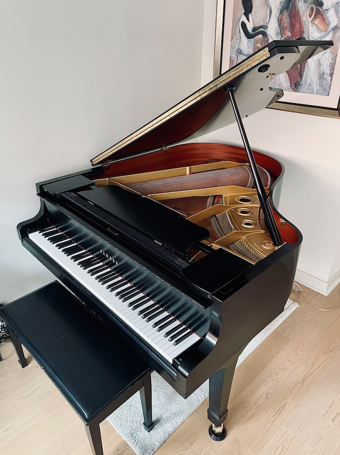 Excellent condition Yamaha G2 Baby Grand Piano 