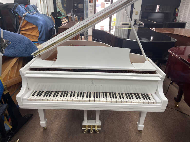 STEINWAY S 5F 1IN HI GLOSS WHITE PIANO PIANOS - $30,000 (OAK