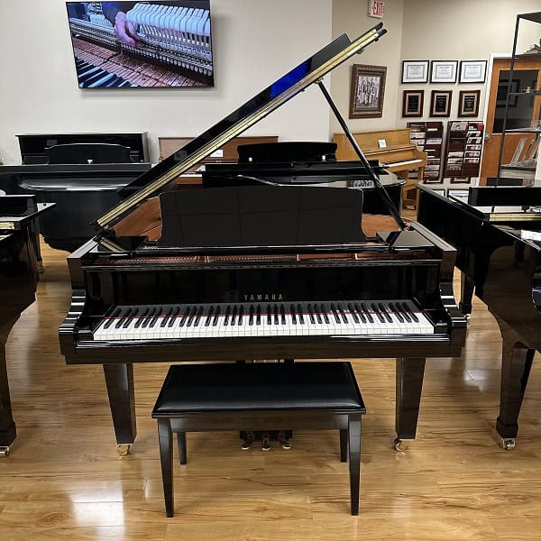 Yamaha C2X #6469300 Polished Ebony 5′ 8″ Grand Piano