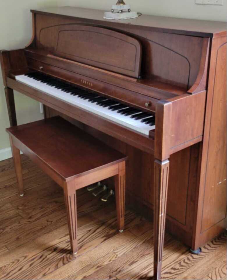Yamaha Console Piano