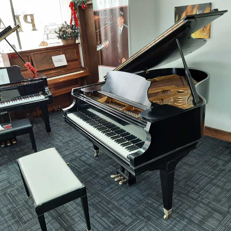Mason & Hamlin Model A  5'8" Grand Piano Manufactured 1979  
