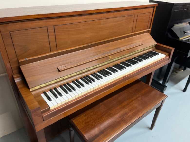Refurbished Steinway 1098 Upright Piano (1974) REDUCED !