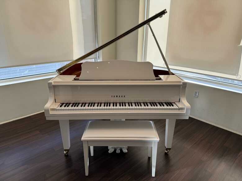 2018 - Yamaha Disklavier Player Piano - Polished White