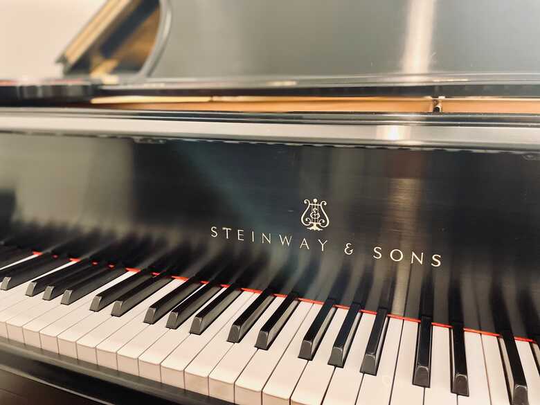 One owner Steinway B new in 1999