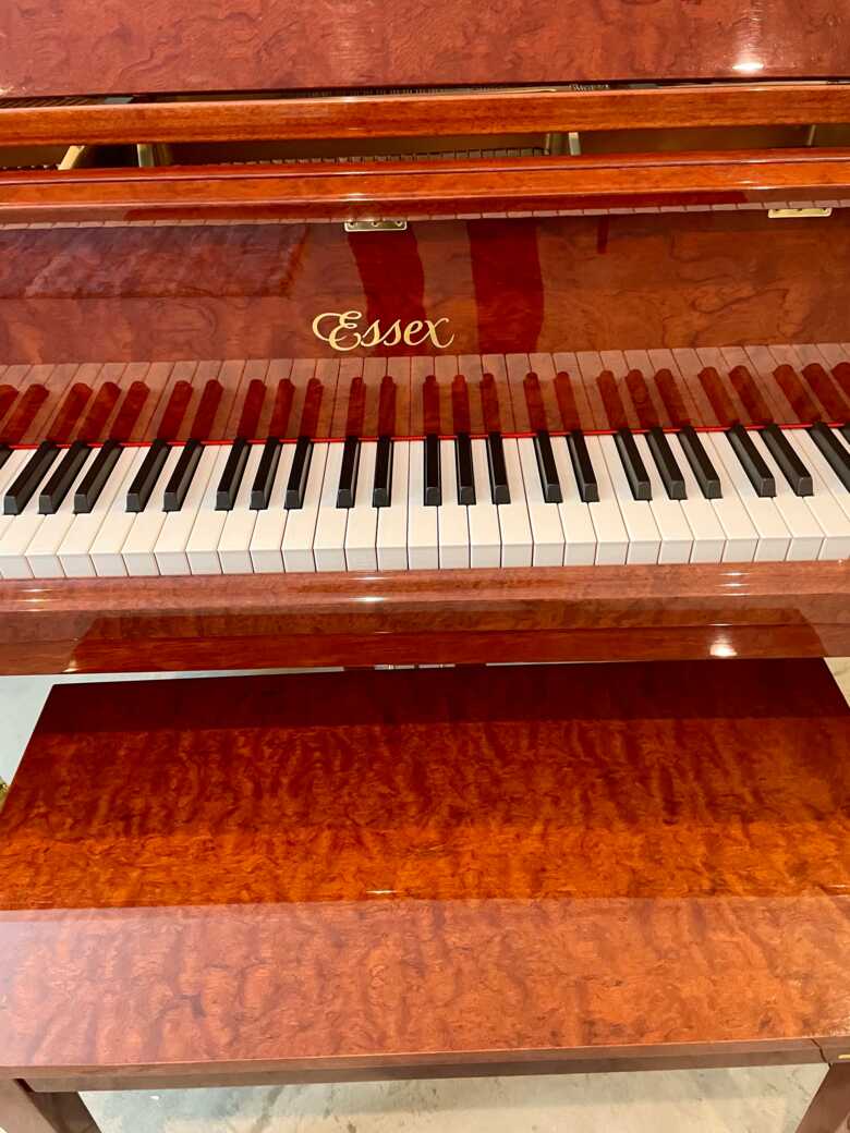 Bubinga Essex baby grand