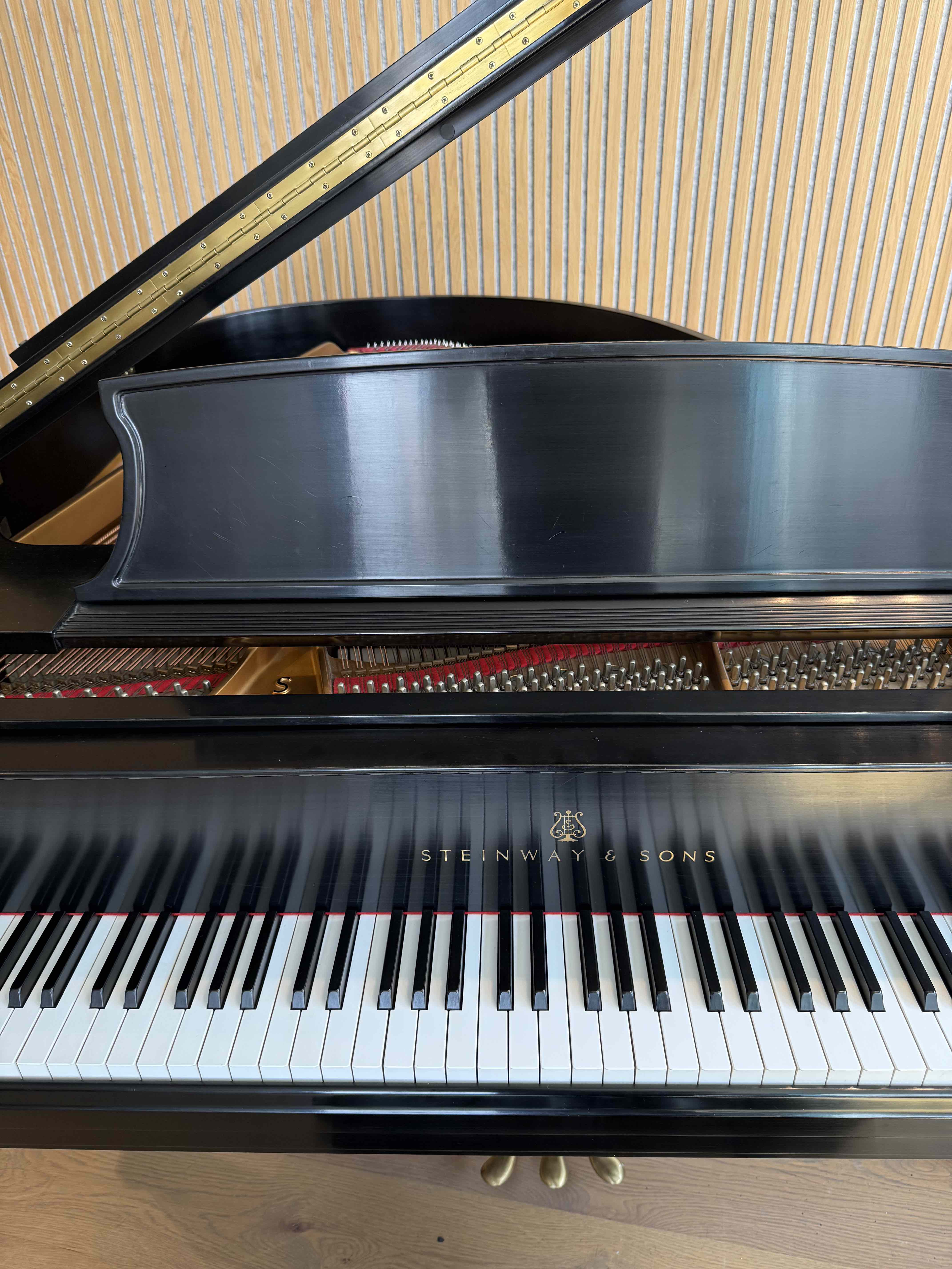 Mint original 2005 Steinway S