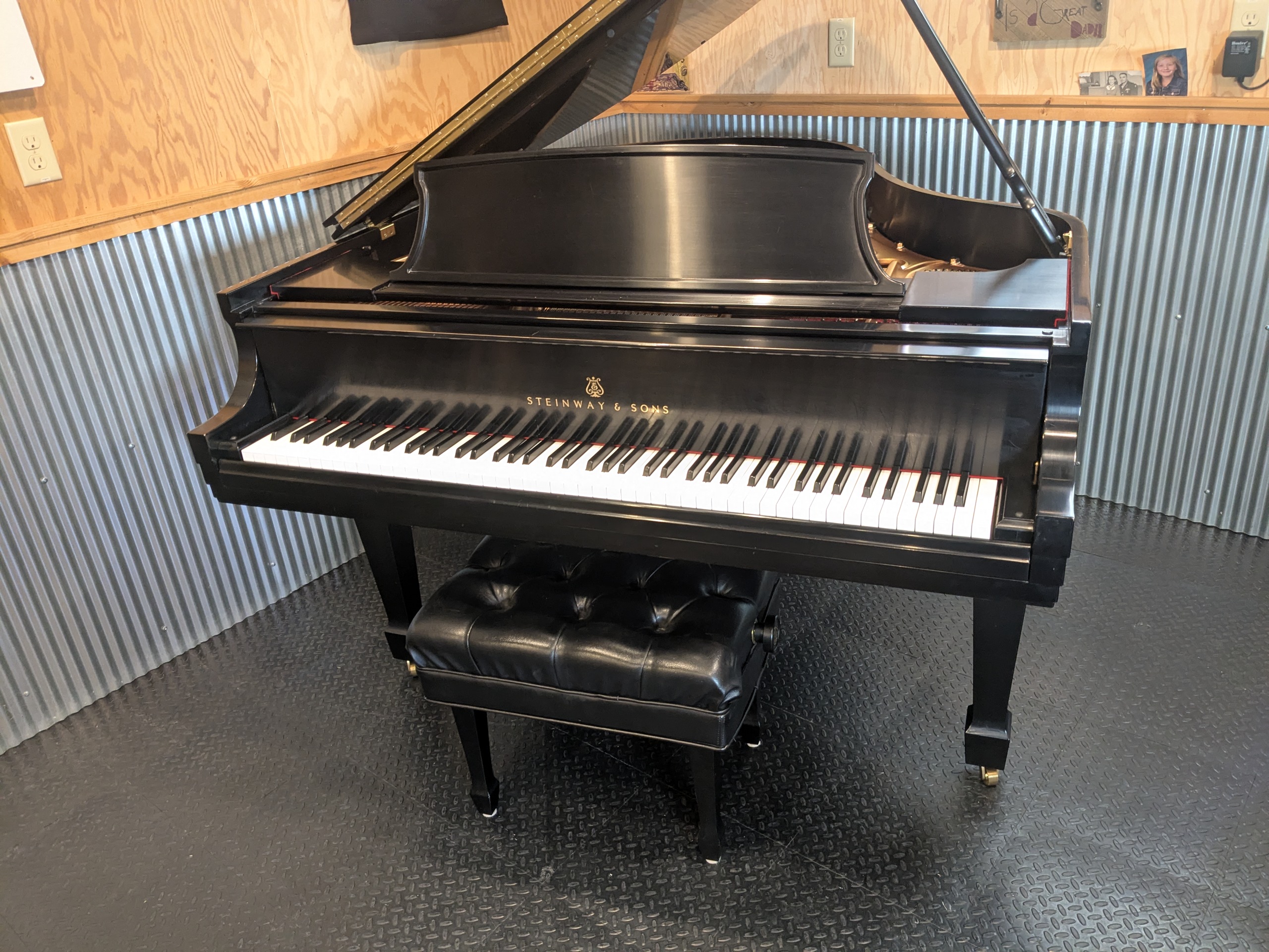 2006 Steinway & Sons Model M Grand Piano – Satin Ebony – Sup