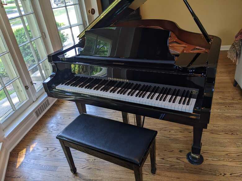 6'1" grand piano - like new - high end