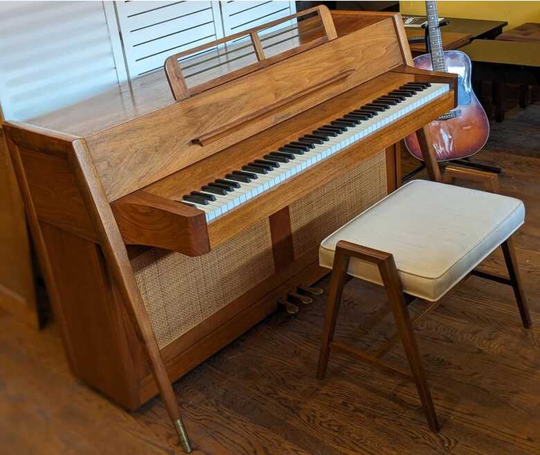Baldwin Acrosonic Mid century modern + original bench
