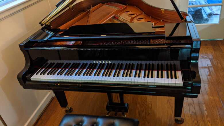 Like New Ebony Yamaha