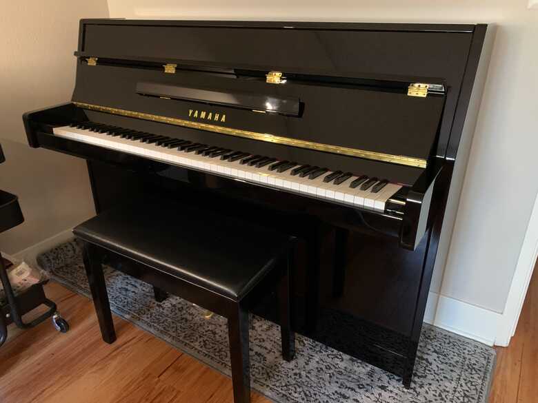 2021 Yamaha b1 43'' upright piano