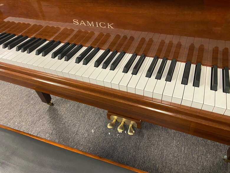 Samick Petite Baby Grand Piano, Model SG140, 2012