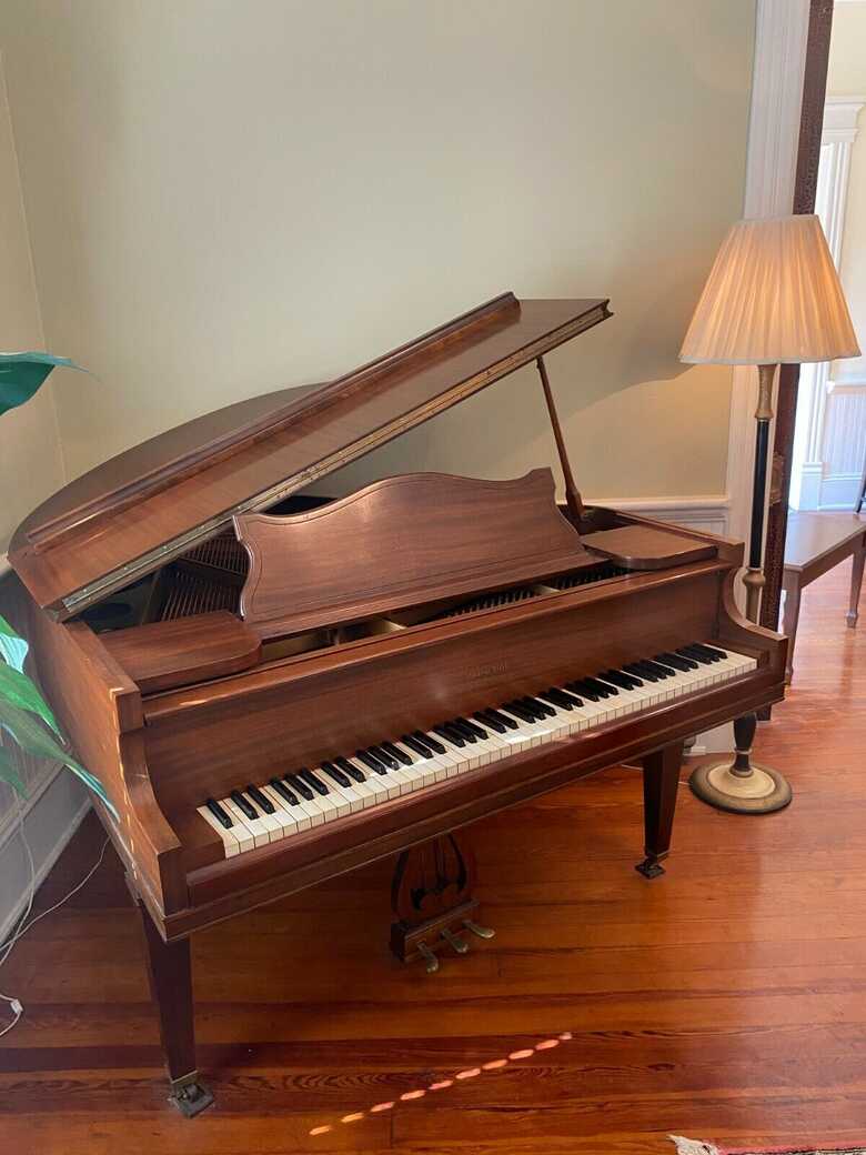 Super cute baby grand piano ( free Steinway key felt cover )