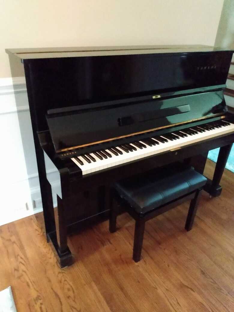 Yamaha U1 48" Upright piano with silent system/ quiet time/ 