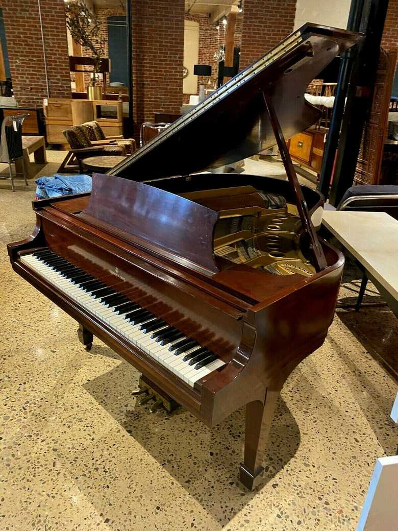 Immaculate STEINWAY & SONS 5'7 model " M " piano