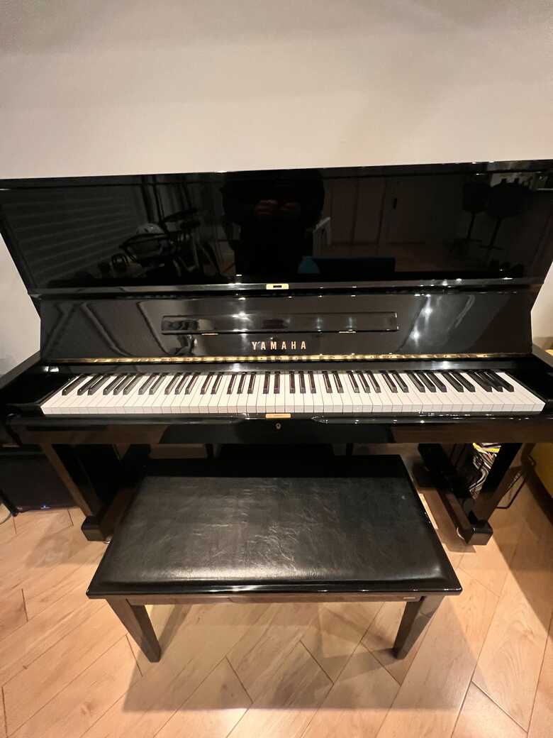 Beautiful Upright Yamaha Piano for sale in NYC