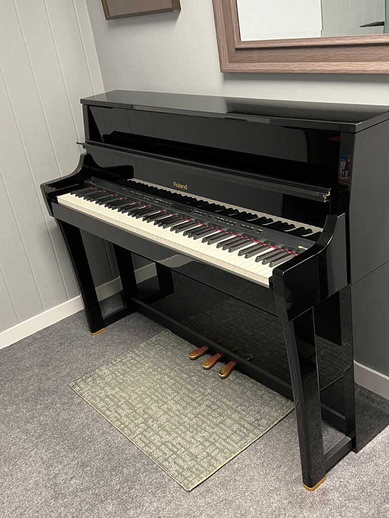ROLAND STUDIO LX-15 DIGITAL PIANO