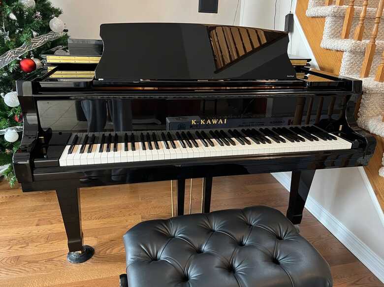 Kawai GX3-2020, excellent condition, with bench and one tune