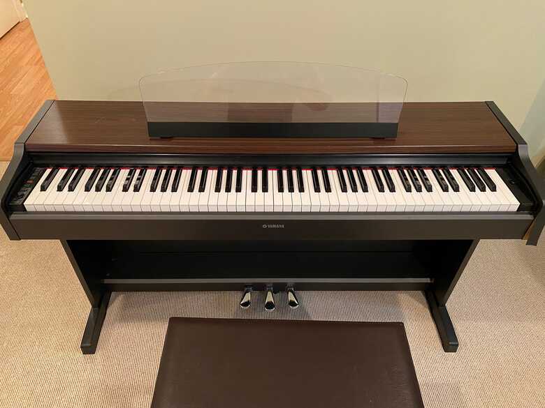 Yamaha YDP213 Digital Piano (* Local P/U Northfield, IL)