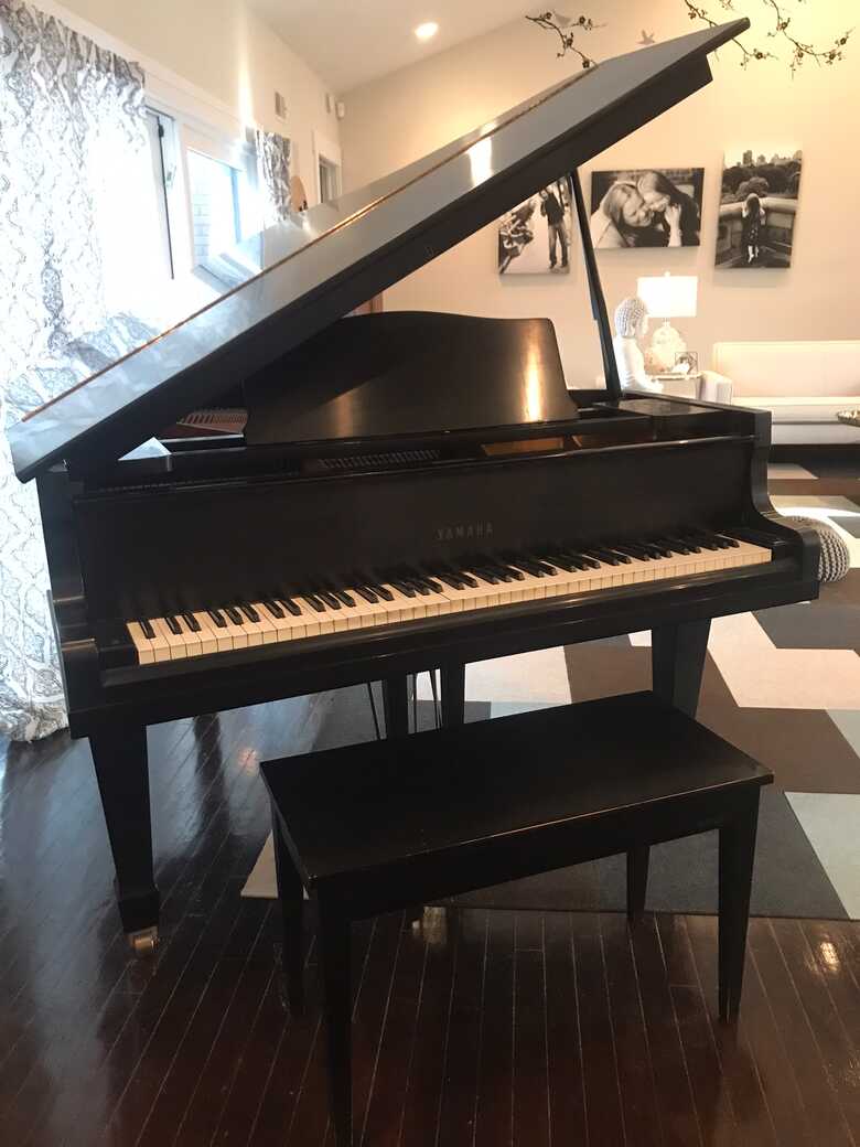 Pristine G2 Ebony Grand Piano