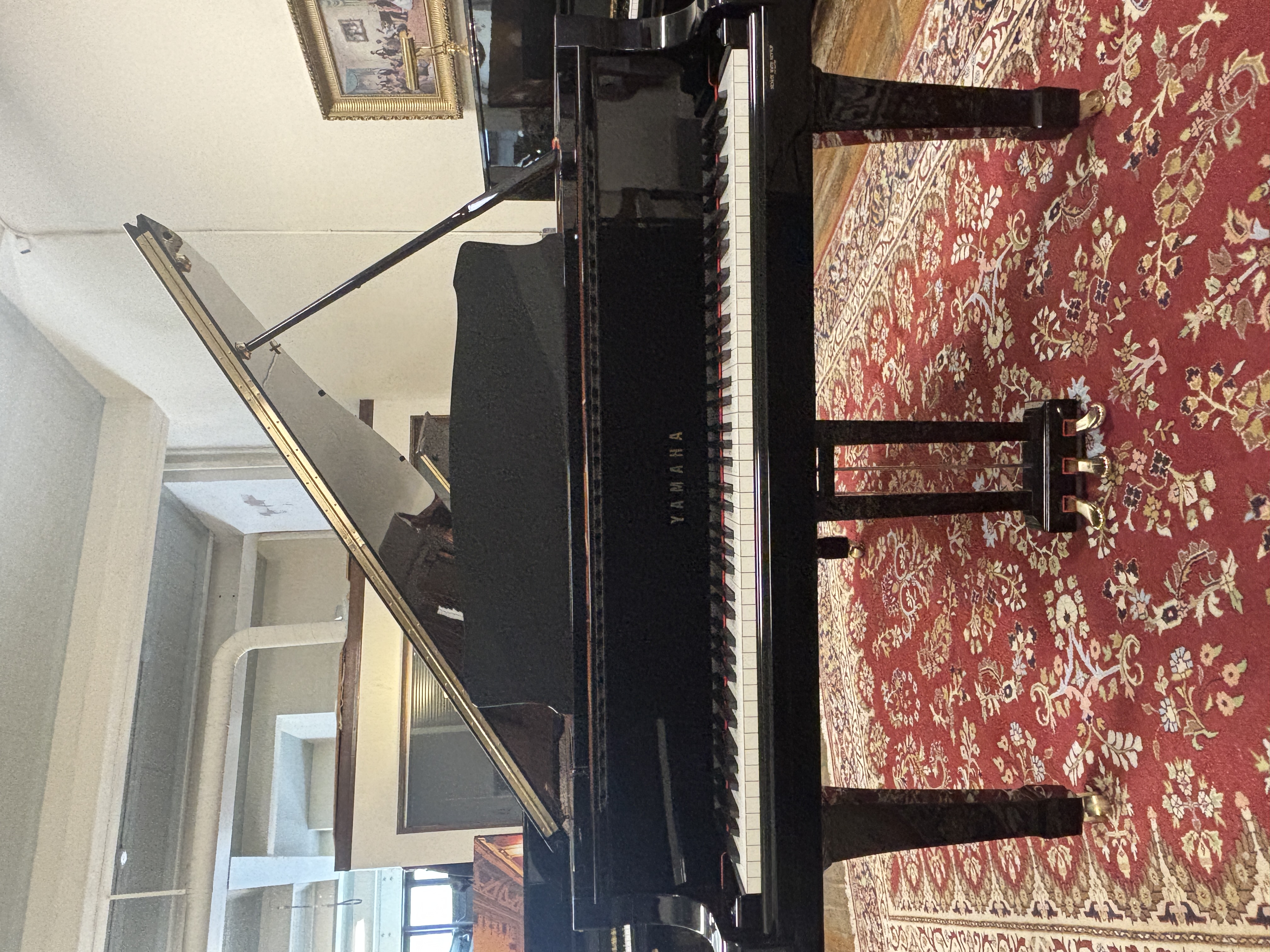 YAMAHA C3