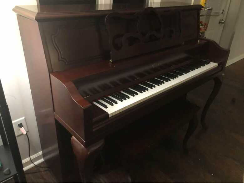 Essex EUP-116FC Cherry Upright Piano