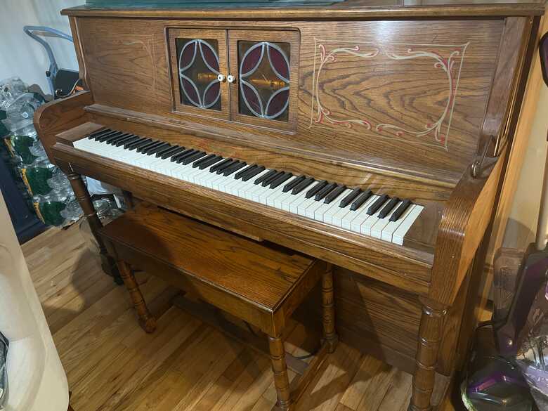 selling piano 