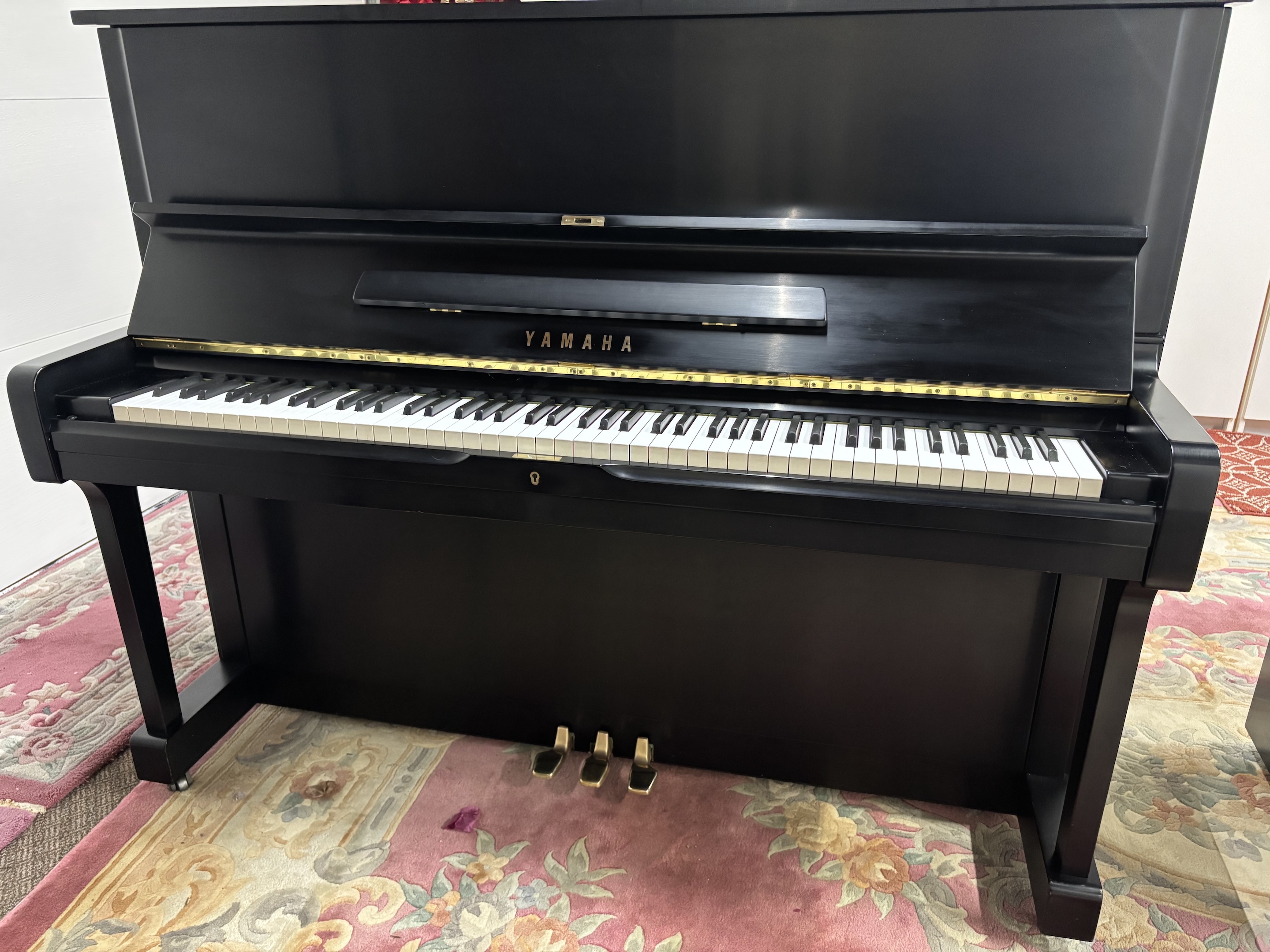 Yamaha U1 - Satin Ebony Finish