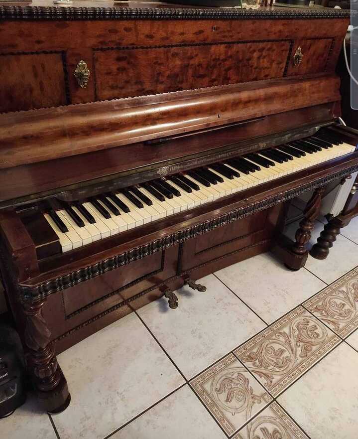 1849 Extremely rare upright Piano 