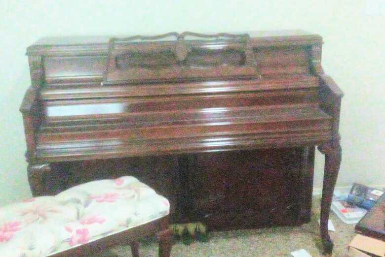 Wurlitzer Vintage Console Piano