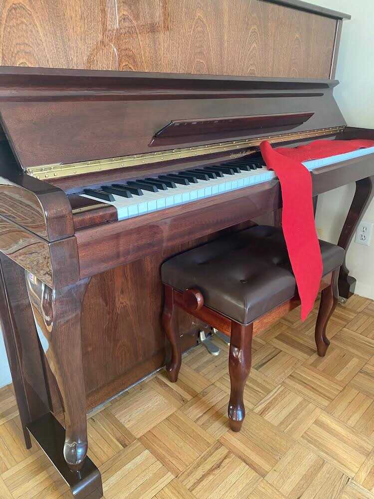 Beautiful upright piano in excellent condition