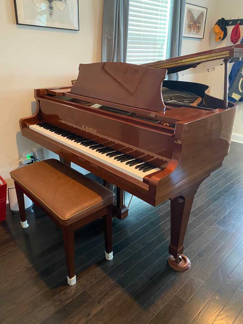 1985 Kawai Grand in Excellent Condition w/Bench