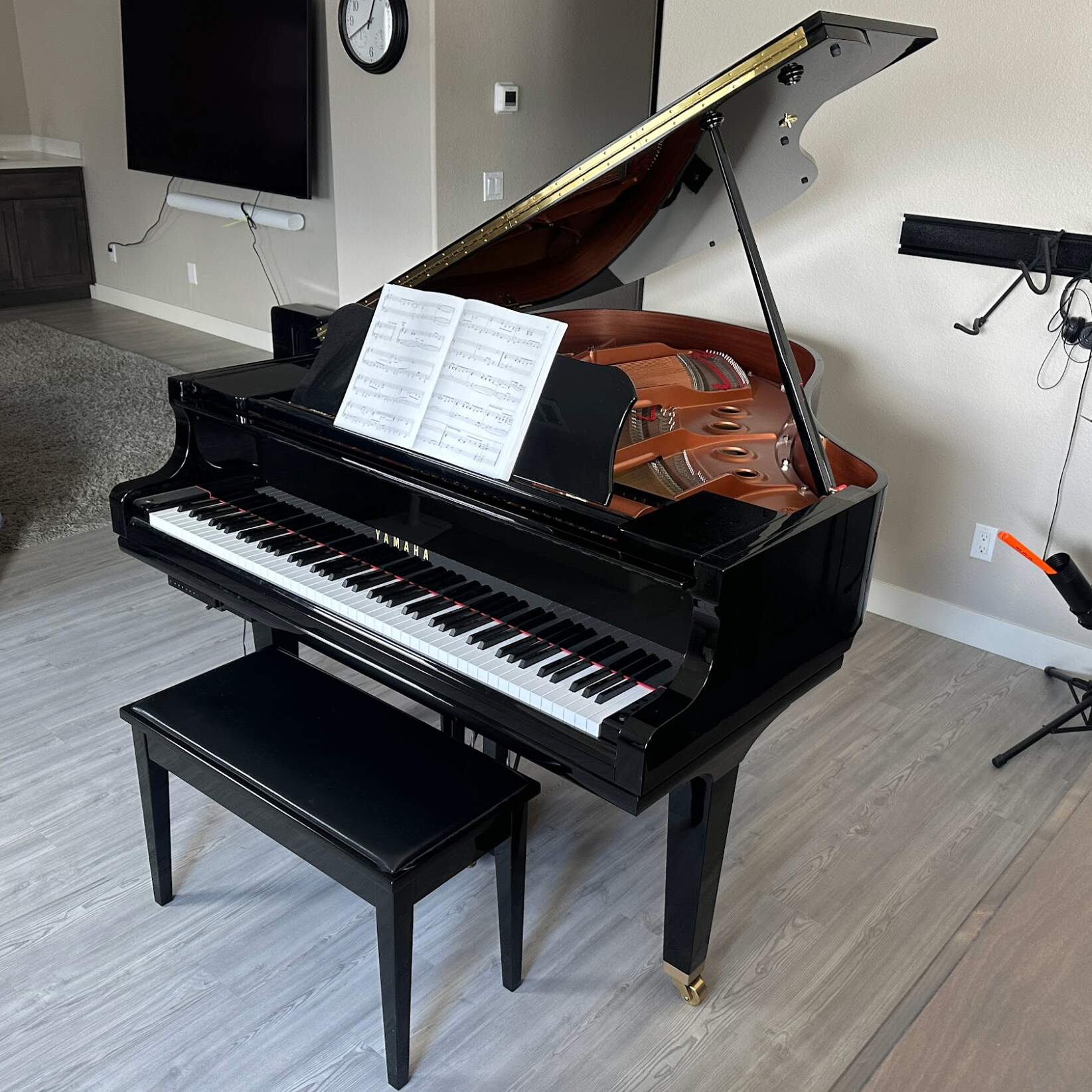 Yamaha GC2 SH Silent Grand (5'8") – Polished Ebony - 2018