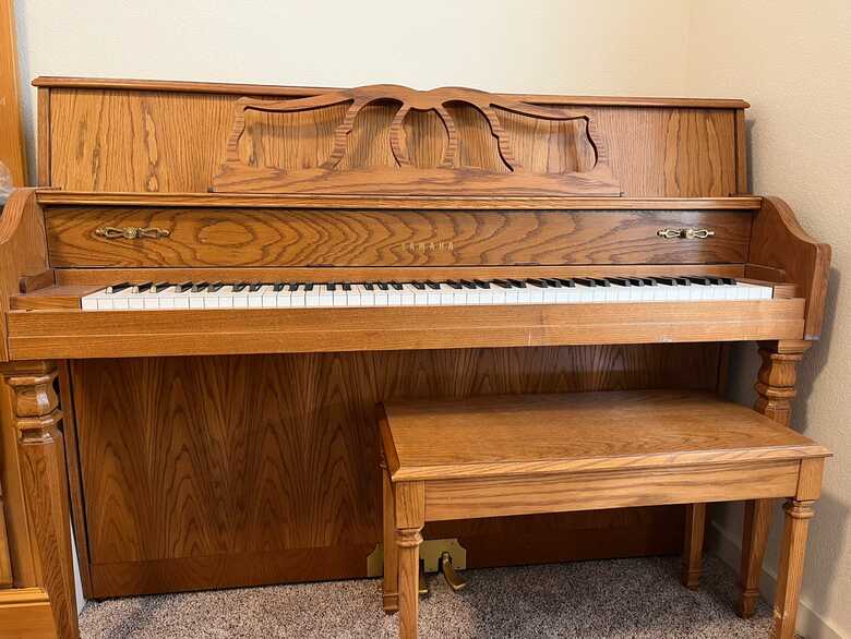 Yamaha M300F Upright Piano