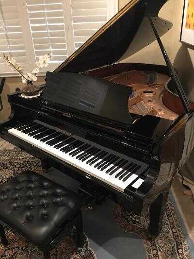 Kawai KG5C Grand Piano in excellent condition