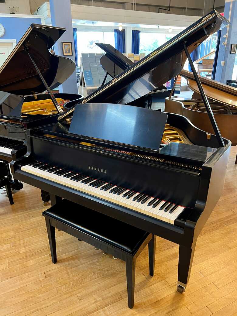 Yamaha GH-1 Baby Grand Piano