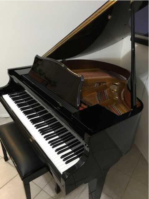 Beautiful Conover Cable Baby Grand Piano