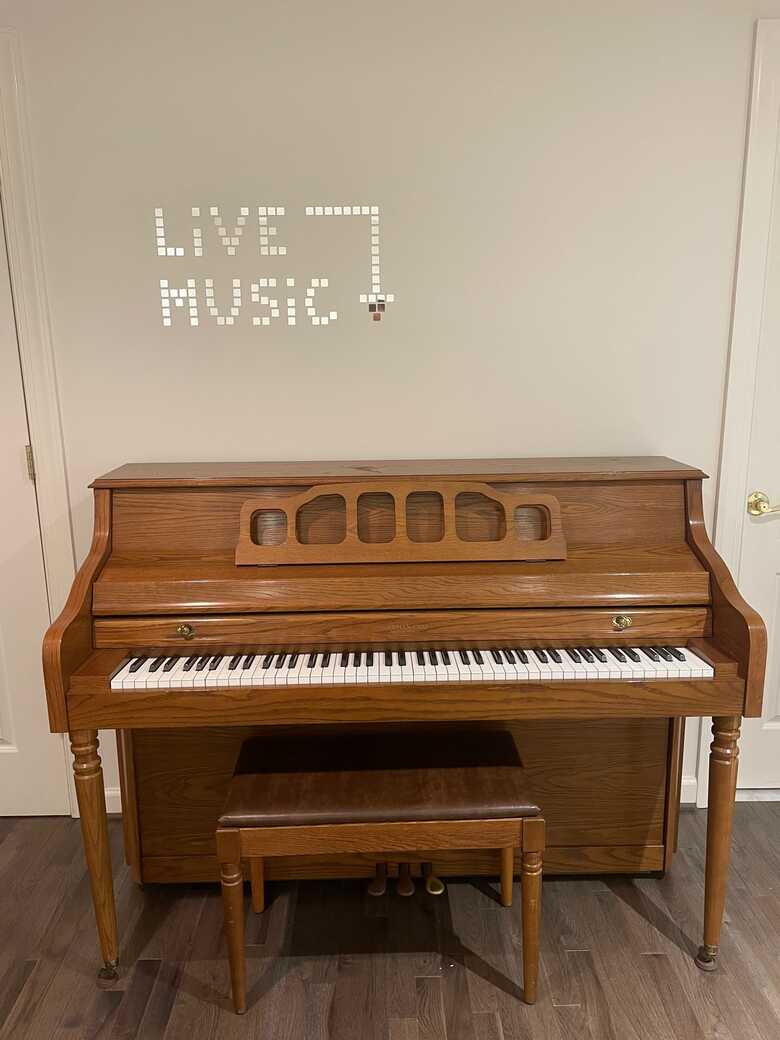 Beautiful upright piano with a rich sound. 