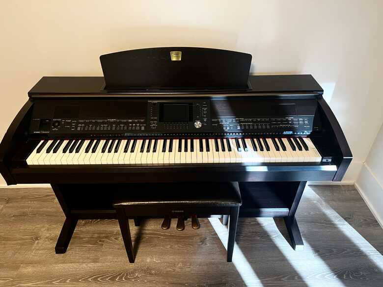 Yamaha Digital Piano CVP 503 (Used but looks new)