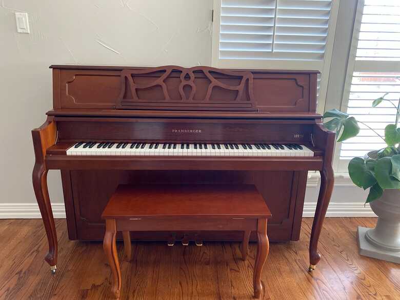 Very good piano to sell at a very good price