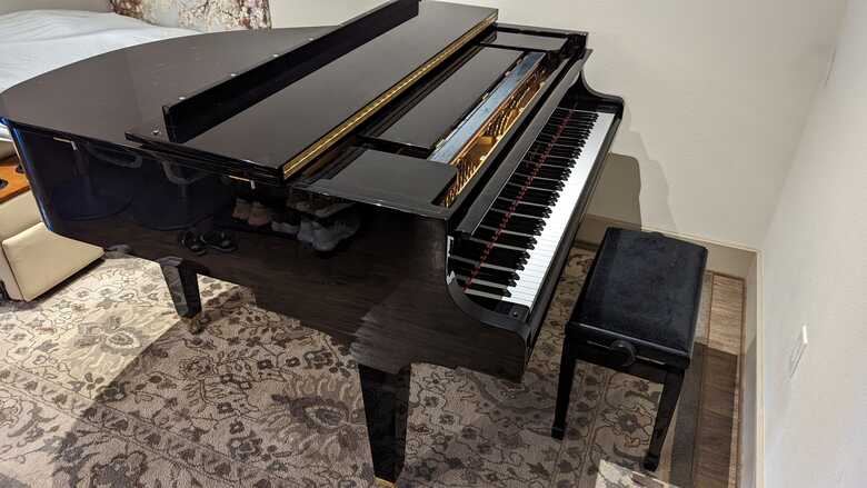 Kawai GM-11 Baby Grand Piano in Excellent Condition