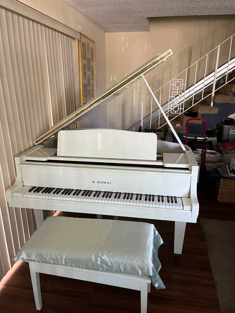 Baby Grand Piano White