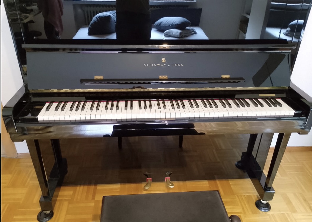 Steinway V 125 (4'1")