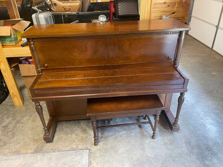 Exquisite Vintage Upright Haddorff Piano